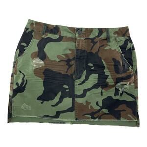 Forever 21 Women's Green Camouflage Distressed Raw Hem Camo Mini Skirt Size 28